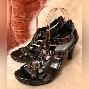 Buckle BKE Sole Metallic Gold And Black Zebra Print Riveted 4.5 inch Heels Sz 10